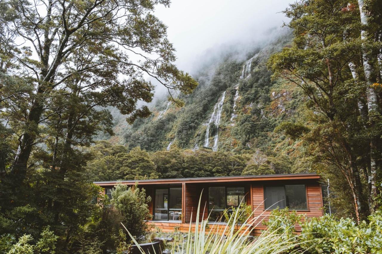 Milford Sound Lodge エクステリア 写真