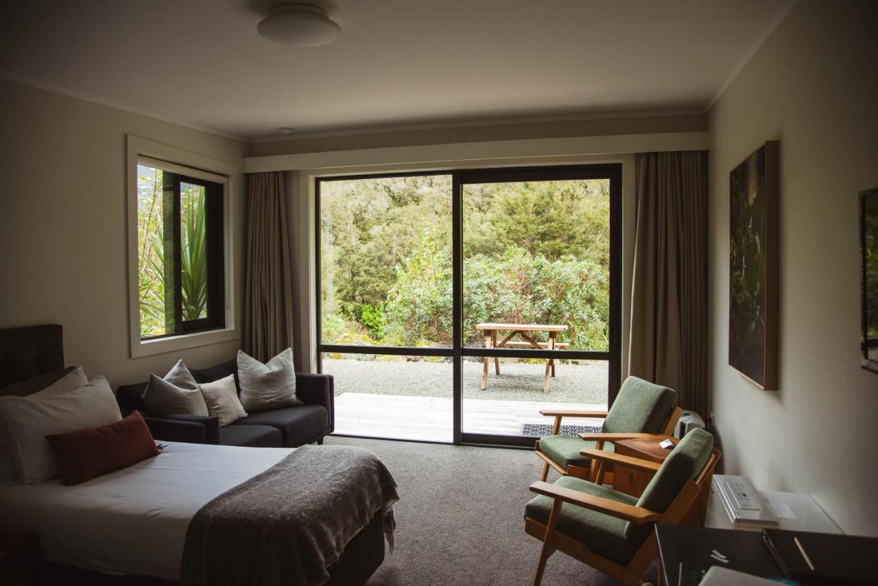 Milford Sound Lodge エクステリア 写真