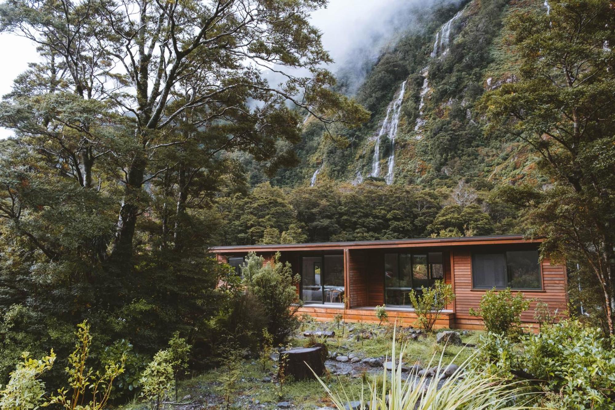 Milford Sound Lodge エクステリア 写真