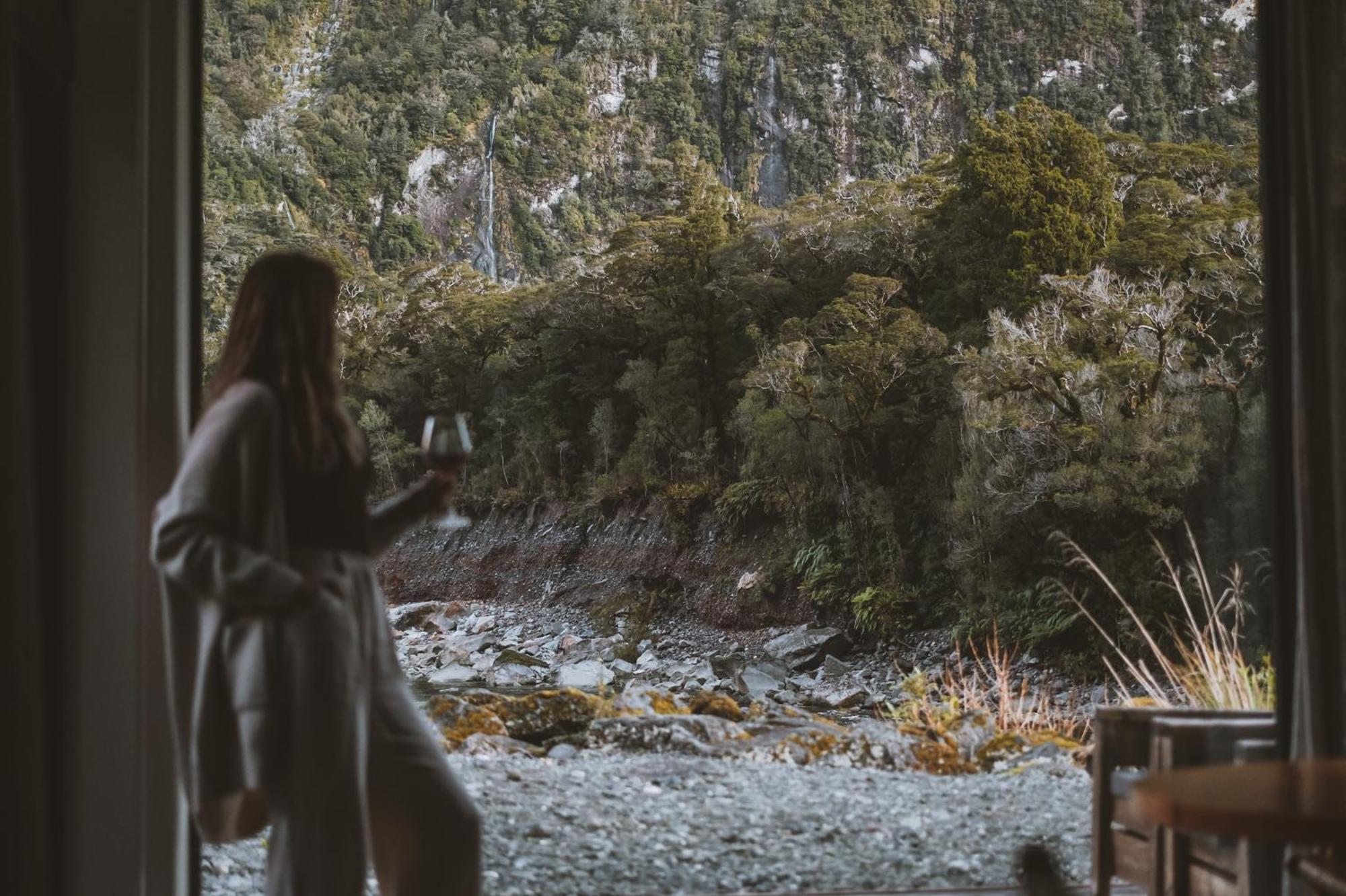 Milford Sound Lodge エクステリア 写真