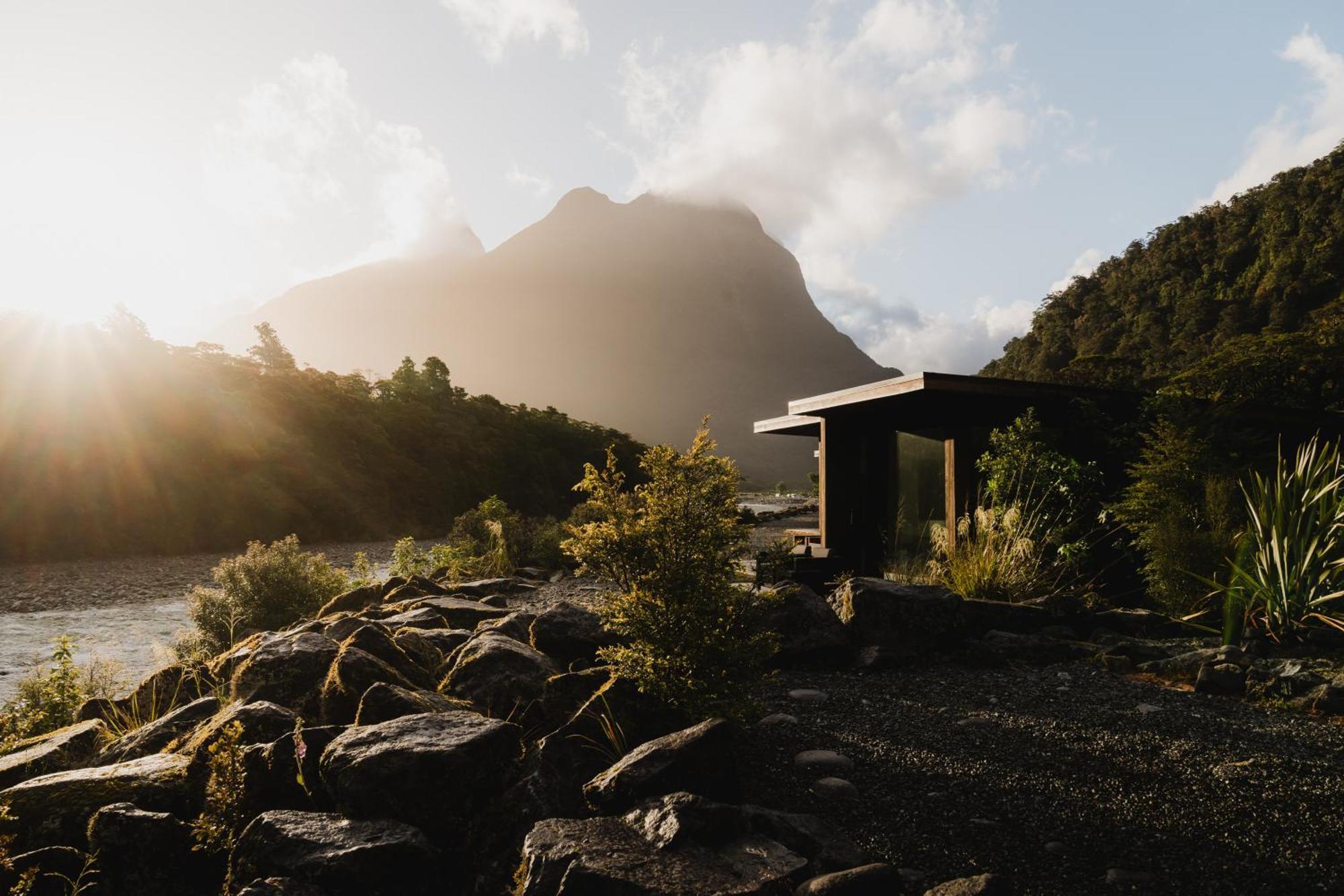 Milford Sound Lodge エクステリア 写真